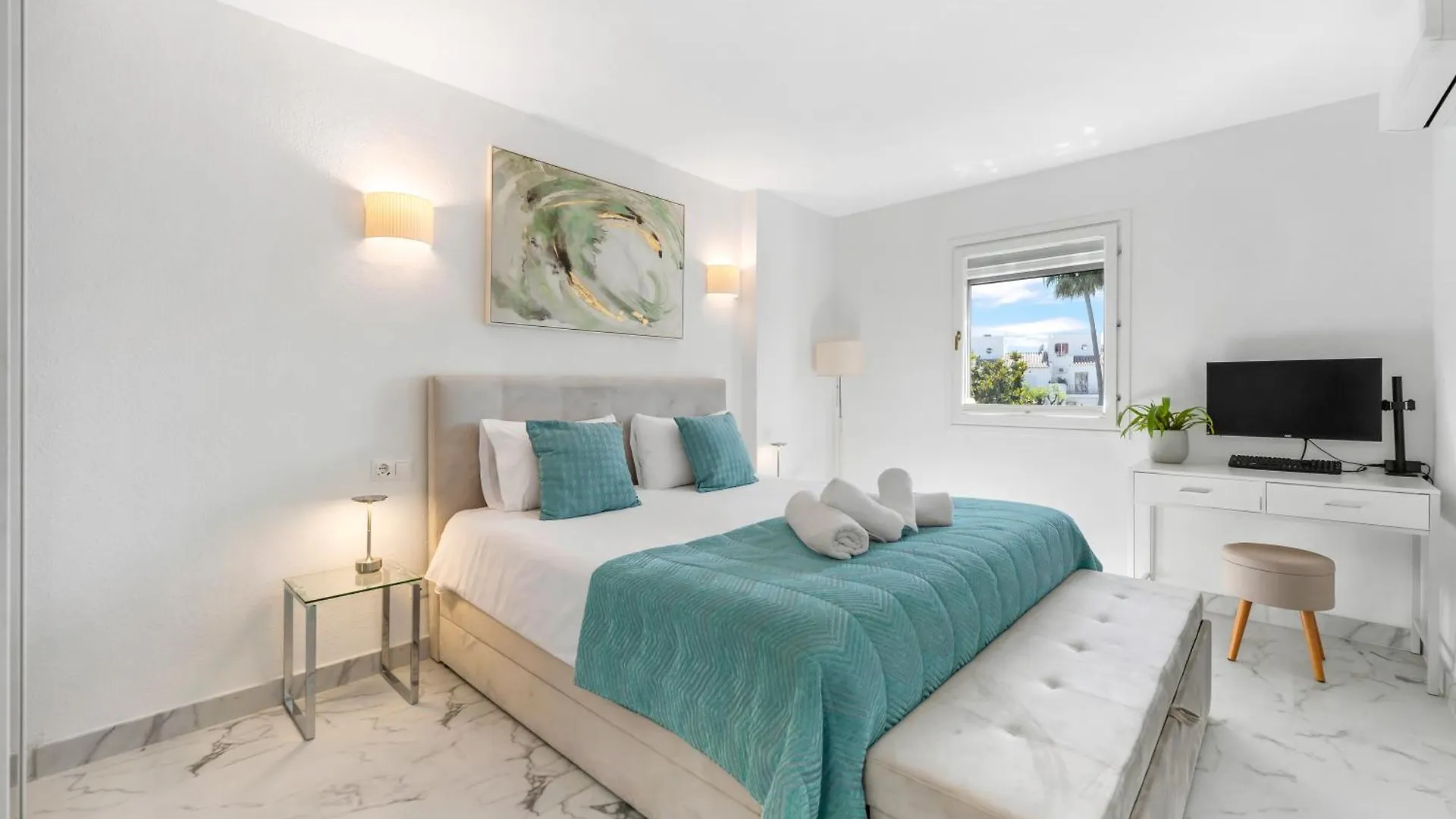Sea View Nordic Royal Club Apartment エステポナ