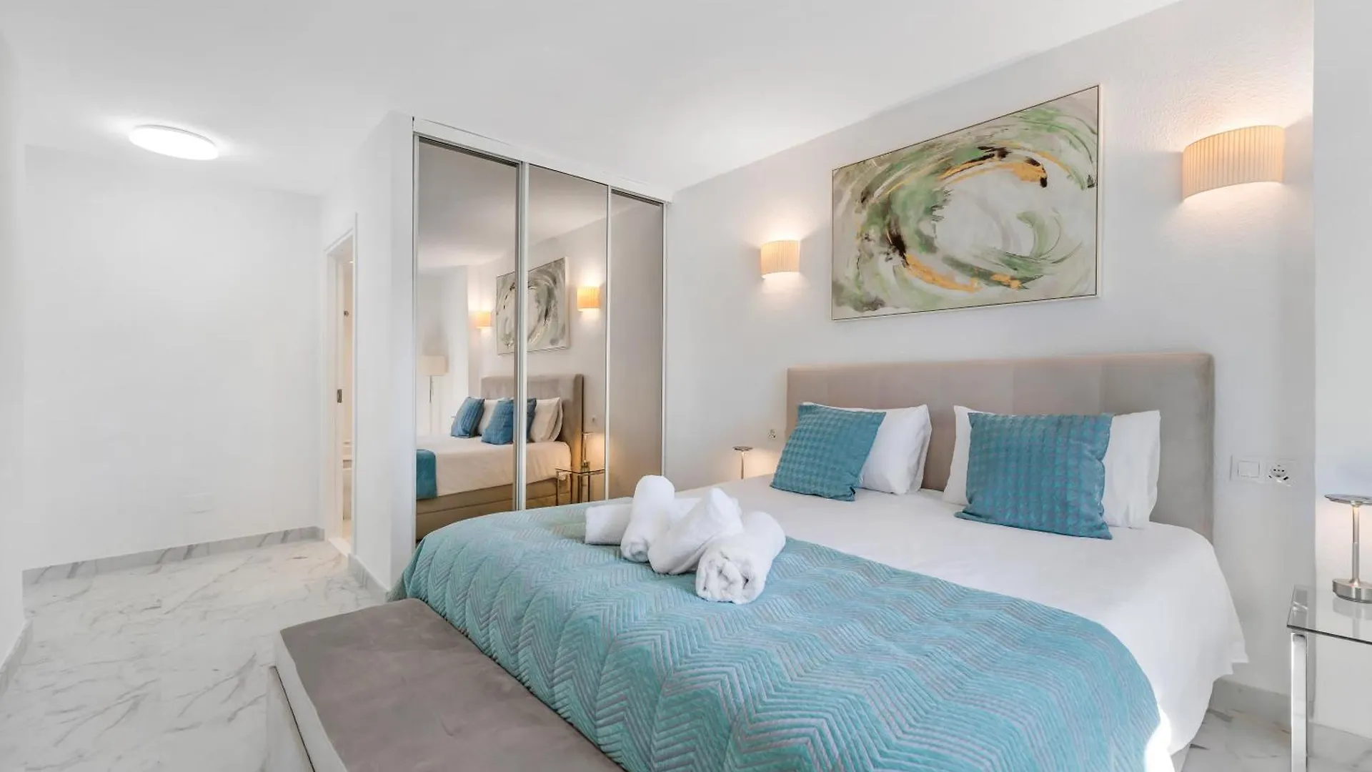 Sea View Nordic Royal Club Apartment エステポナ スペイン