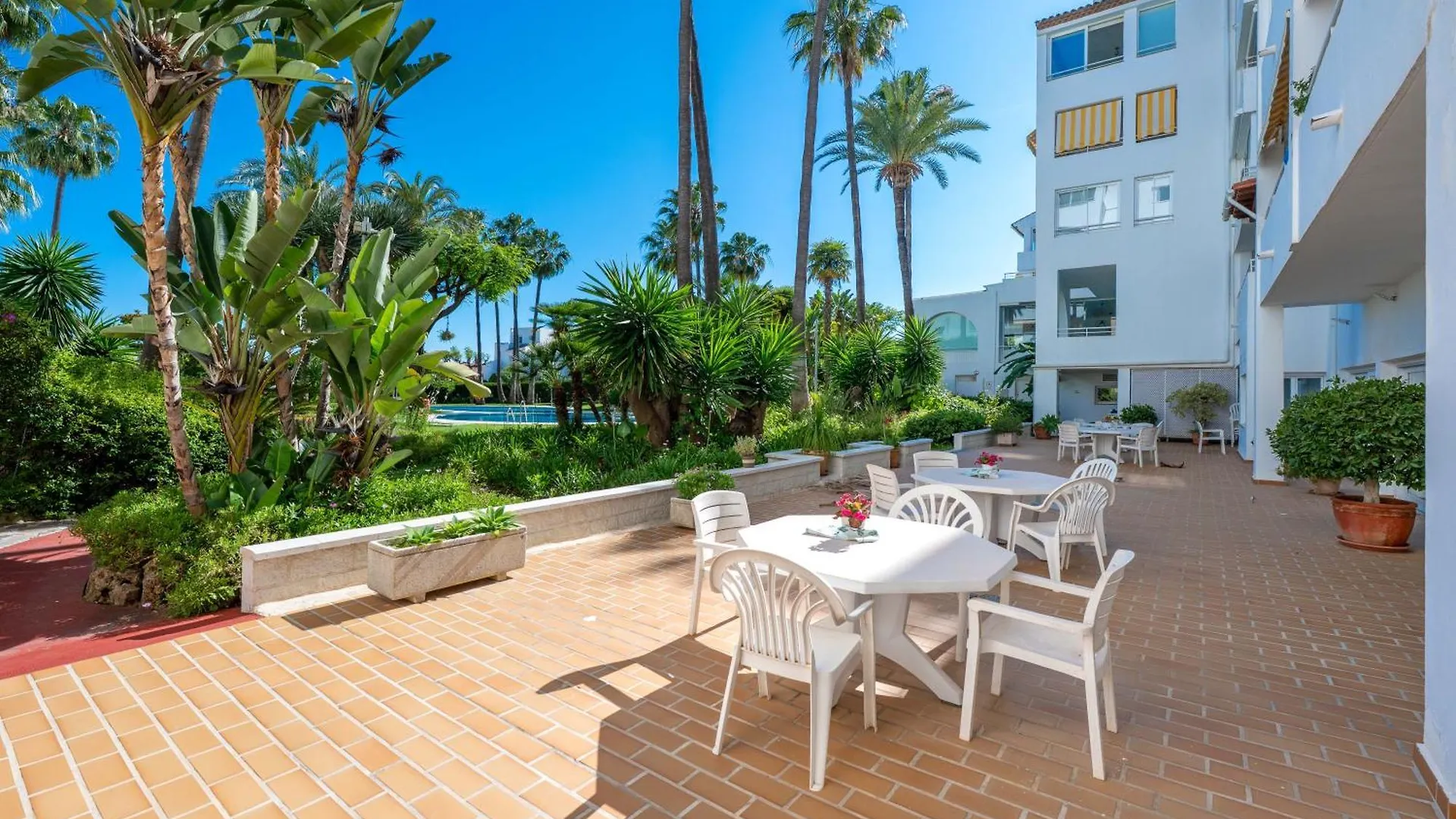 Sea View Nordic Royal Club Apartment エステポナ