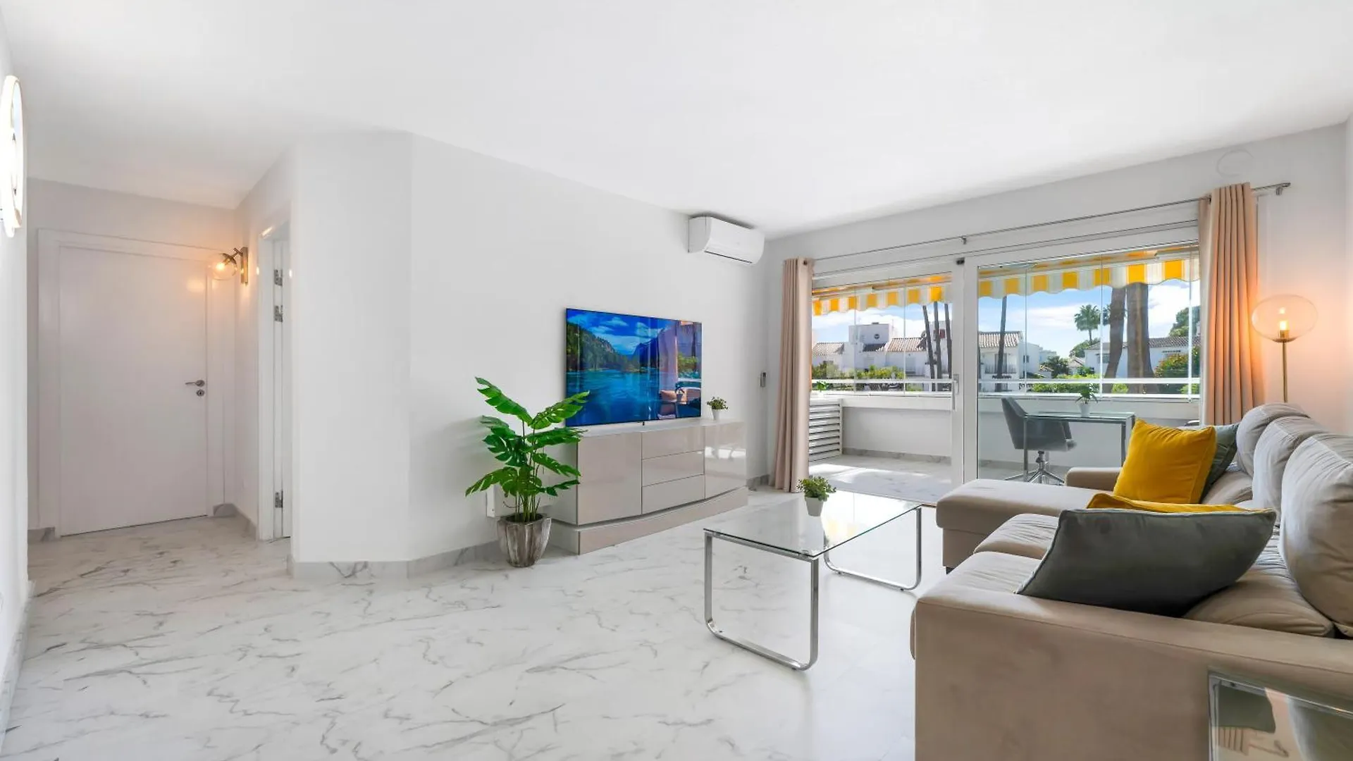 Sea View Nordic Royal Club Apartment エステポナ 0*,