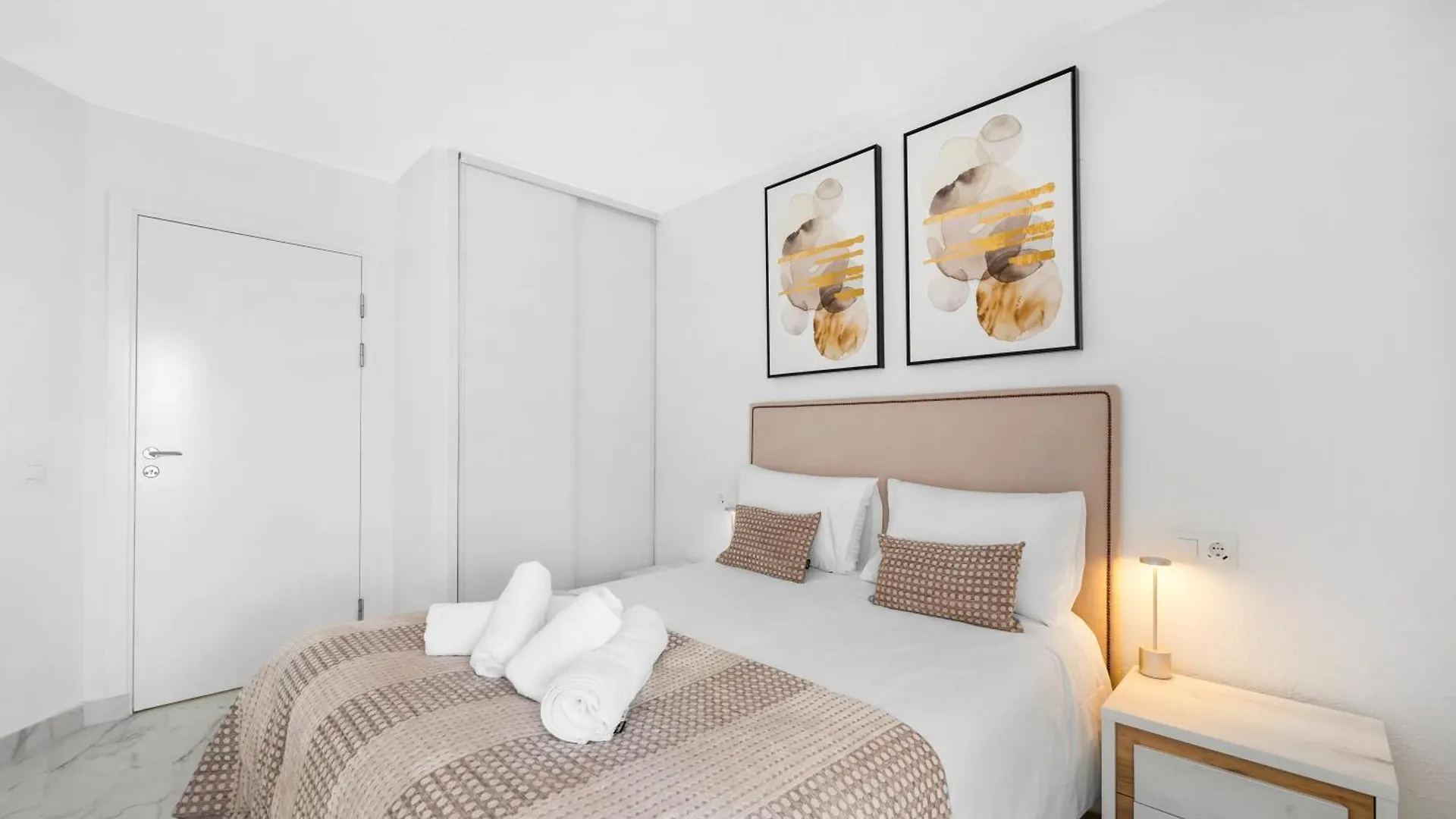 Sea View Nordic Royal Club Apartment エステポナ
